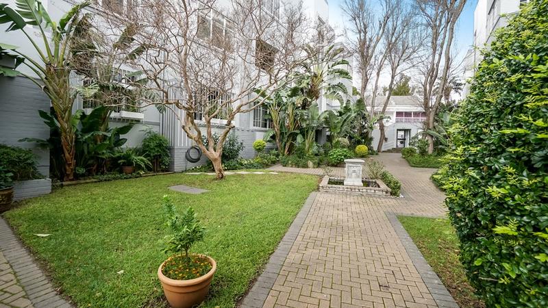 1 Bedroom Property for Sale in Gardens Western Cape